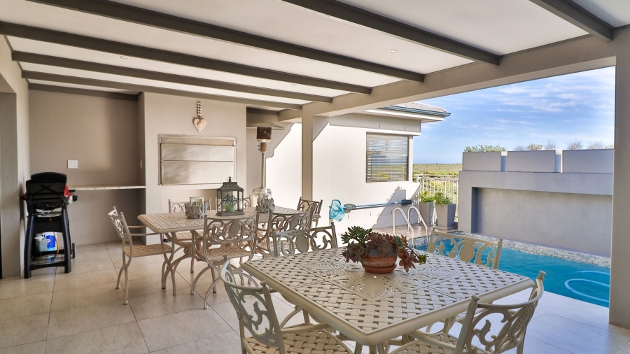 6 Bedroom Property for Sale in Kleinbaai Western Cape